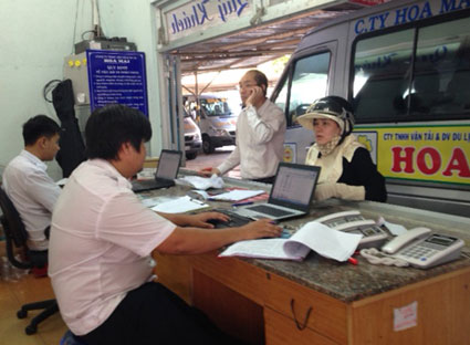 Nhộn nhịp dịch vụ chuyển quà Tết