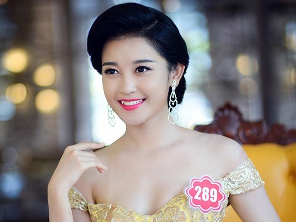 Á hậu Huyền My hứa sẽ hôn Công Phượng