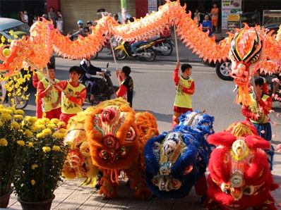 Rầm rộ cuộc đua lì xì đầu năm