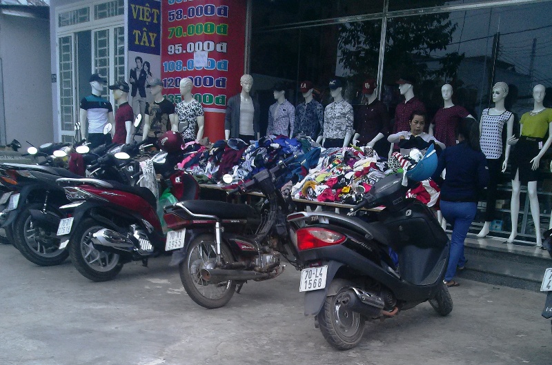 Lập lờ chương trình giảm giá tại các shop thời trang