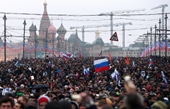 Hàng chục nghìn người Nga tuần hành tưởng nhớ lãnh đạo đối lập