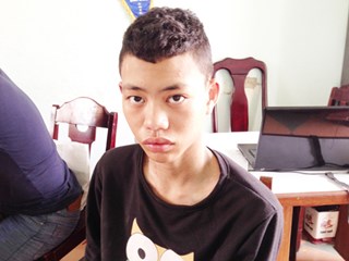 4 phụ nữ khống chế tên cướp giật