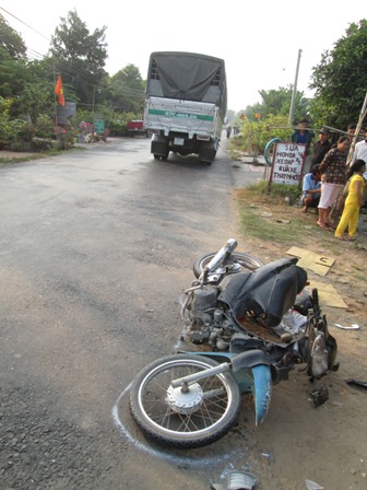 Bị tai nạn khi đang chở thuốc lá lậu