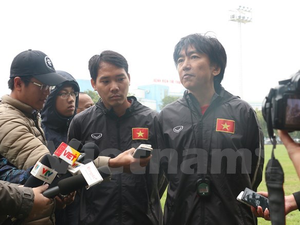 Olympic thắng đậm, HLV Miura vẫn chê Công Phượng và hàng công