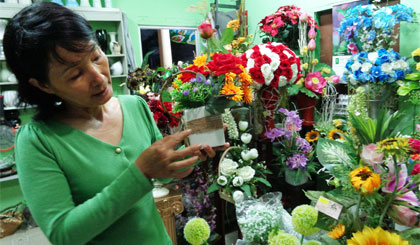 Thị trường quà 8-3 Đơn điệu, ít sôi động