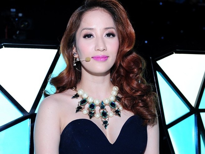 Khánh Thi đang mang bầu tháng thứ 5