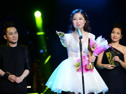 Giải Cống hiến Ngày càng mâu thuẫn và khó hiểu