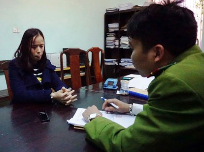 Khởi tố bị can nữ cán bộ Sở Xây dựng hất cảnh sát lên nắp capo