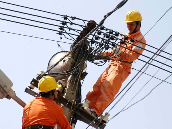 Giá bán lẻ điện có thể chạm tới ngưỡng 4 000 đồng kWh