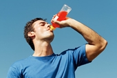 Uống nước tăng lực coi chừng tăng huyết áp