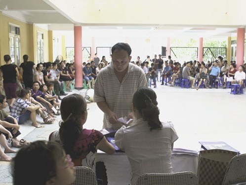 Không thi tuyển lớp 6 Sẽ tái diễn việc trắng đêm xếp hàng lấy đơn xin học cho con