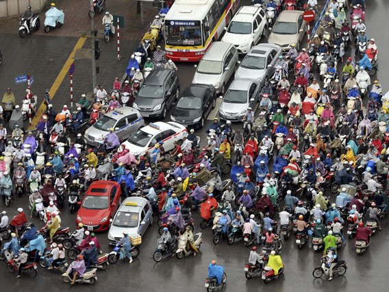 Đủ cái nhục khi đi ôtô ở Việt Nam