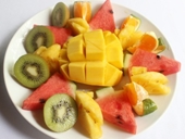 Tác hại của thói quen tráng miệng bằng trái cây sau bữa ăn