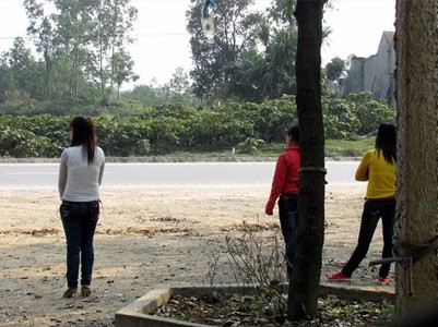 Gái nháy đèn ở đoạn đường sung sướng