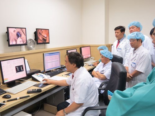Đưa vào sử dụng hệ thống xạ trị thế hệ mới đầu tiên tại VN