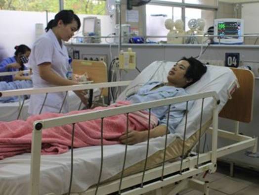 Hòa Bình Một gia đình 2 người chết, 3 người nguy kịch vì ăn nấm độc