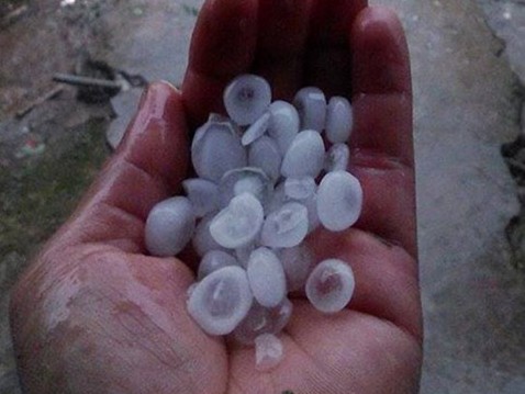 Mưa đá kéo dài hơn 30 phút tại Nghệ An