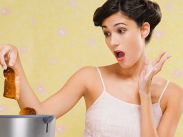 Vợ đoảng giao cả chồng, cả con cho osin