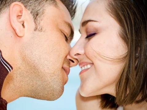 Mặt trái đáng sợ của nụ hôn