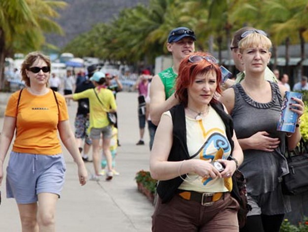 Đồng ruble giảm giá, người Nga giảm du lịch tới Đông Nam Á