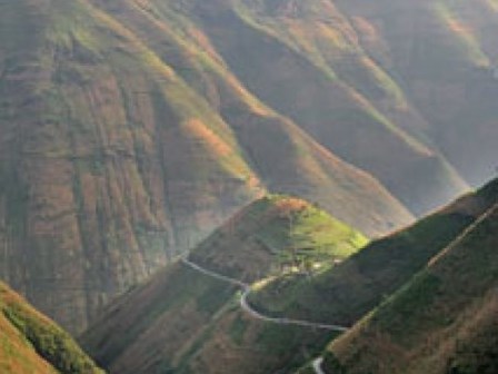 Du lịch trên cung đường Hạnh Phúc đi cổng trời