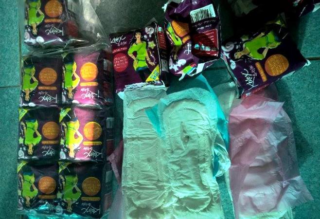 Phát hoảng với băng vệ sinh Kolex chứa gỗ bên trong