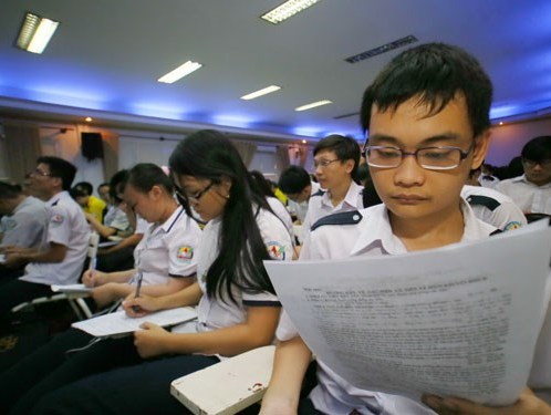 Thi THPT quốc gia Lo ngại giáo viên chấm thi chính học sinh của mình