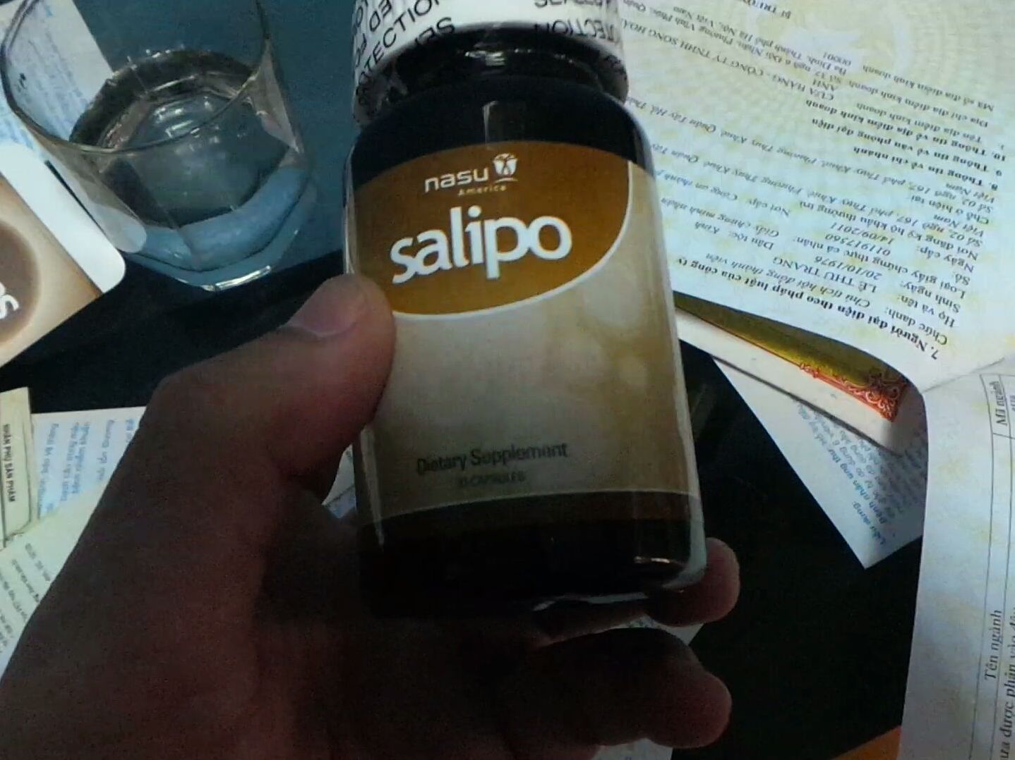 Hé lộ về nguồn gốc thuốc hỗ trợ điều trị ung thư có mã vạch bóng đèn