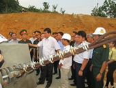 Bộ trưởng Bộ GTVT Đinh La Thăng kiểm tra hiện trường dự án hạ tầng giao thông các tỉnh Điện Biên, Sơn La