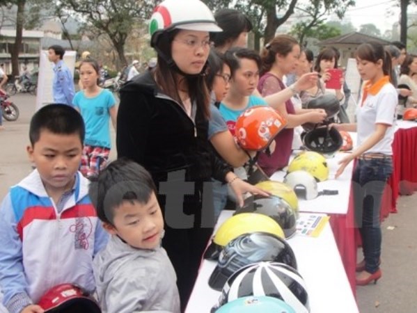 Mũ bảo hiểm trẻ em Sức mua tăng vọt, hàng nội chiếm ưu thế