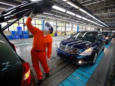 Bao giờ dân mua được ô tô giá rẻ Thứ trưởng cũng bó tay