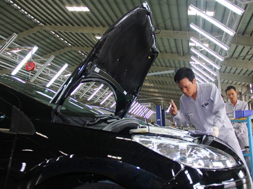 Bên trong phân xưởng lắp ráp ô tô của Thaco Bên trong phân xưởng lắp ráp ô tô của Thaco - Ảnh: Hứa Xuyên Huỳnh