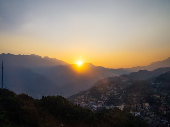 Núi Hàm Rồng vào top ngắm hoàng hôn đẹp nhất