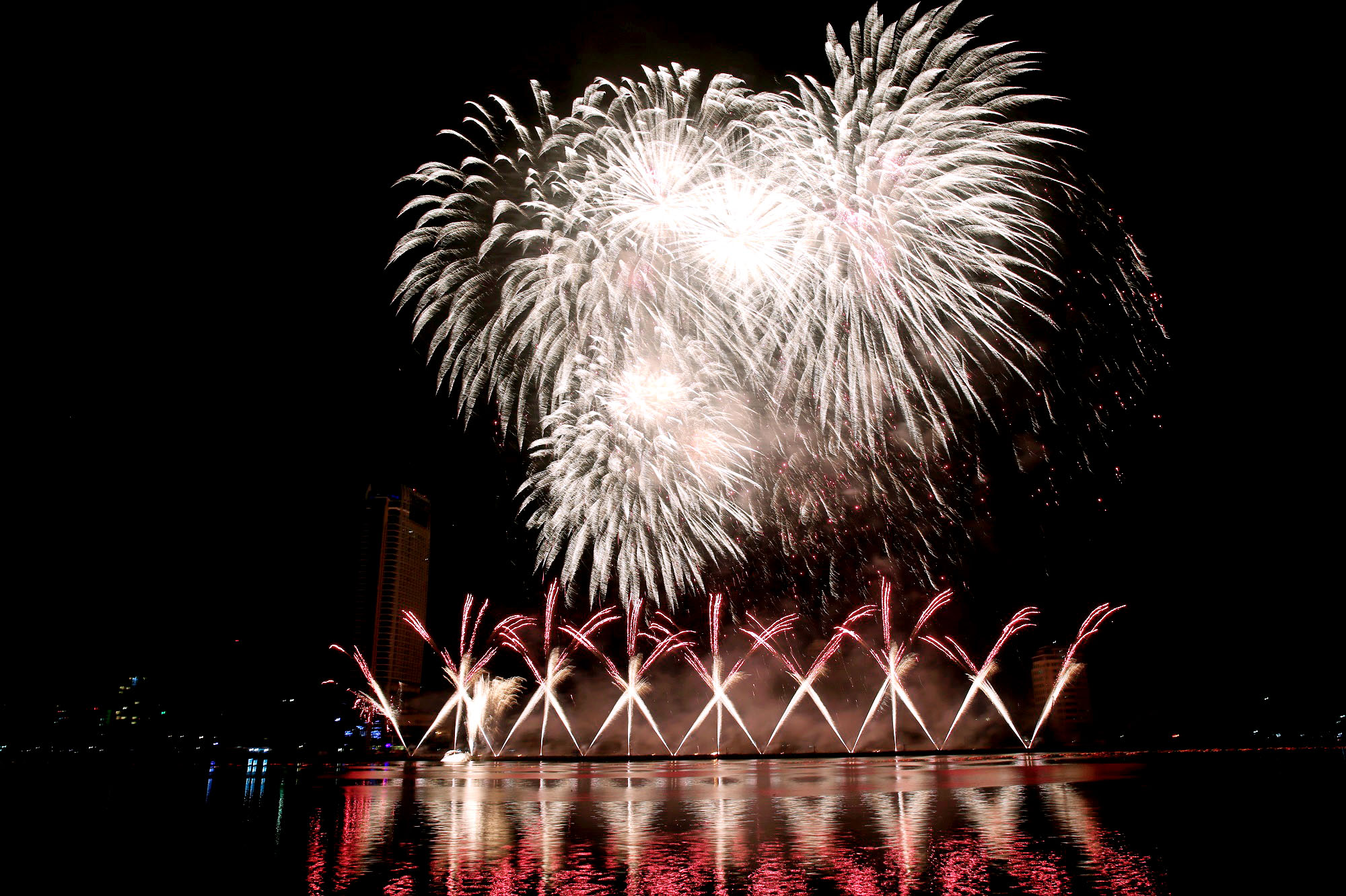 Ấn tượng với lễ hội tại Đà Nẵng dịp lễ 30 4