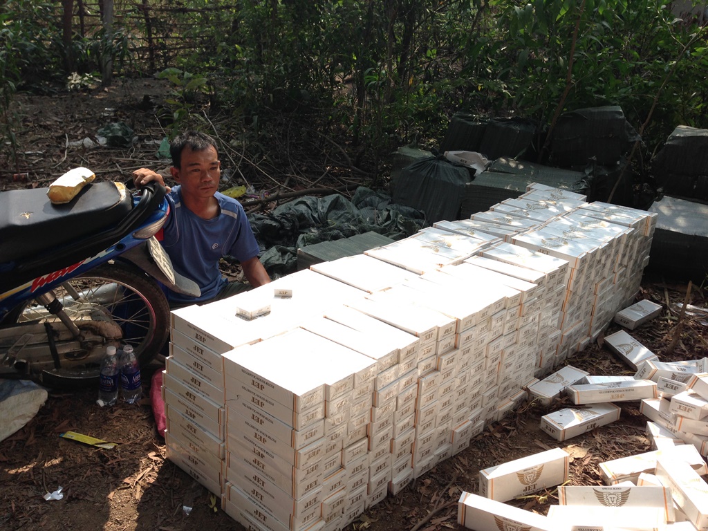 Tập kích điểm nóng mua bán, vận chuyển thuốc lá lậu