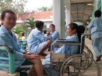 Sẽ điều trị ARV cho bệnh nhân HIV tại bệnh viện quận huyện