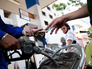 Giá xăng sẽ đẩy lạm phát tháng 5 tăng mạnh hơn