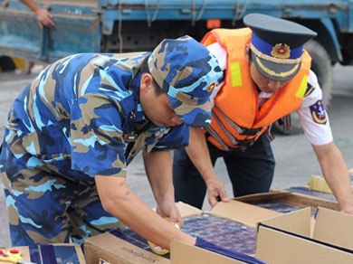 Bắt giữ vụ vận chuyển thuốc lá lậu trị giá 2,5 tỉ đồng