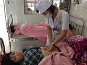 Gần 100 công nhân KCN Quang Minh nhập viện nghi ngộ độc thực phẩm