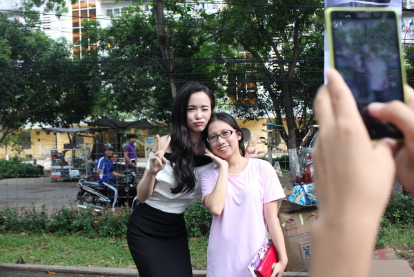 Người đẹp phim Quyên hào hứng giao lưu cùng sinh viên