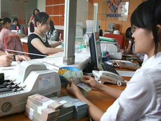 Lo tín dụng bơm tiền cho bất động sản