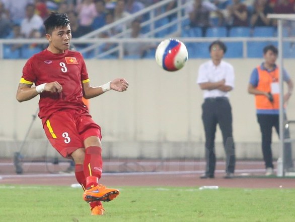 HLV Miura thường bắt Mạnh Hùng và Công Phượng tập riêng đá phạt