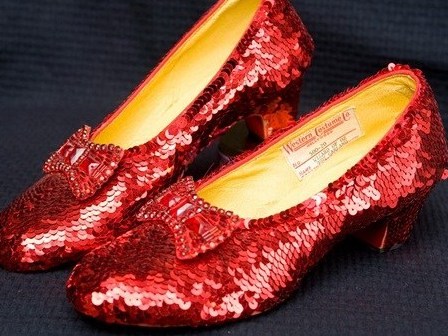 Chiêm ngưỡng năm món đồ thời trang đắt giá nhất trong phim ảnh