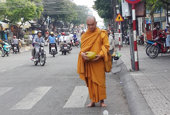 Không có chủ trương cho nhà sư hành khất