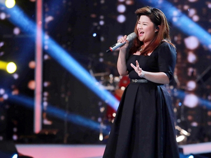 Top 5 nữ Vietnam Idol Bích Ngọc tỏa sáng