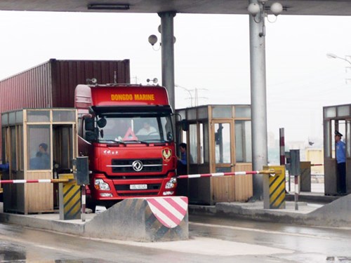 Ngột ngạt phí đường bộ