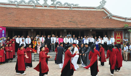 Về đất Tổ nghe hát Xoan