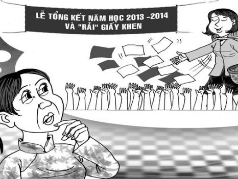 Khi phụ huynh đòi giấy khen cho con