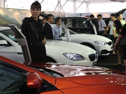 Mỗi ngày người Việt chi hơn 12 triệu USD nhập khẩu ôtô