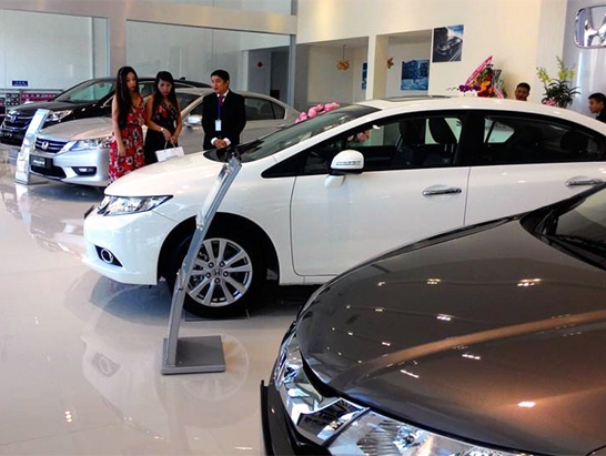 Tăng thuế lên giá, hối hả đi mua ôtô